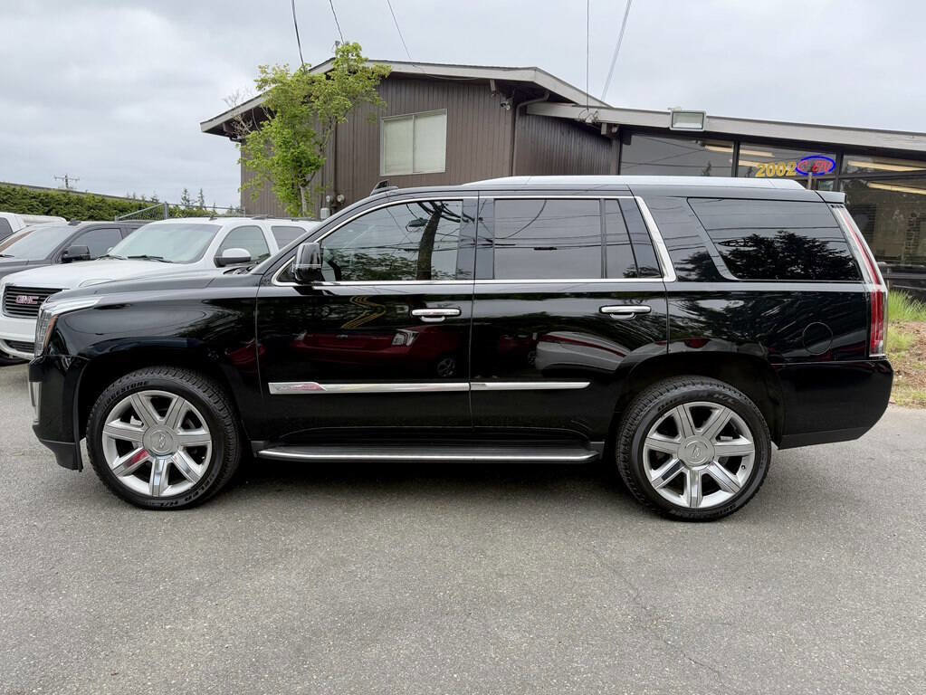 Used 2016 Cadillac Escalade Luxury image 3