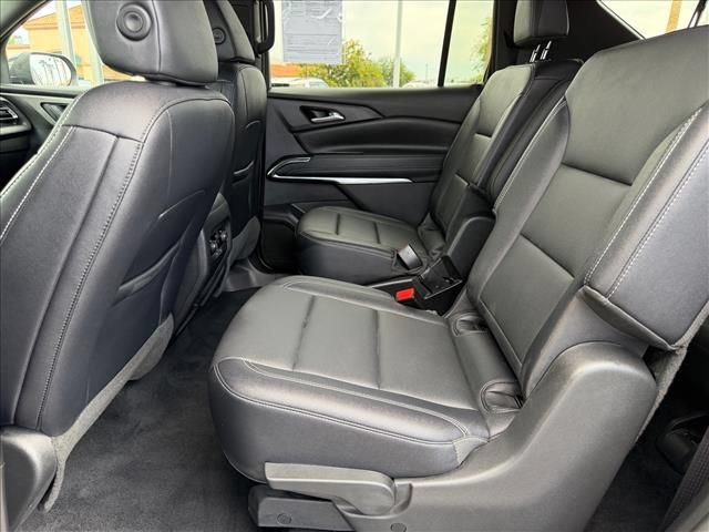 Certified 2025 Chevrolet Traverse LT FWD image 7
