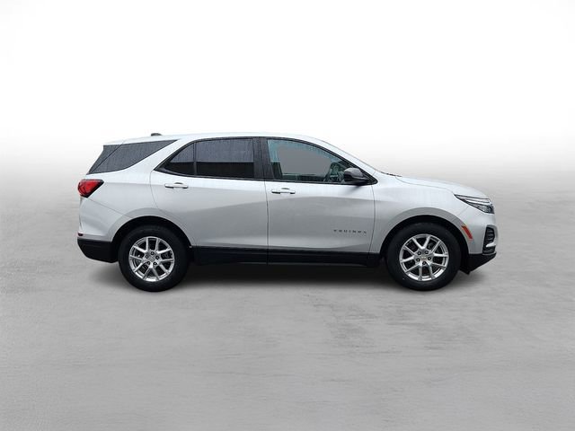 Used 2022 Chevrolet Equinox LS w/ LS Convenience Package image 7