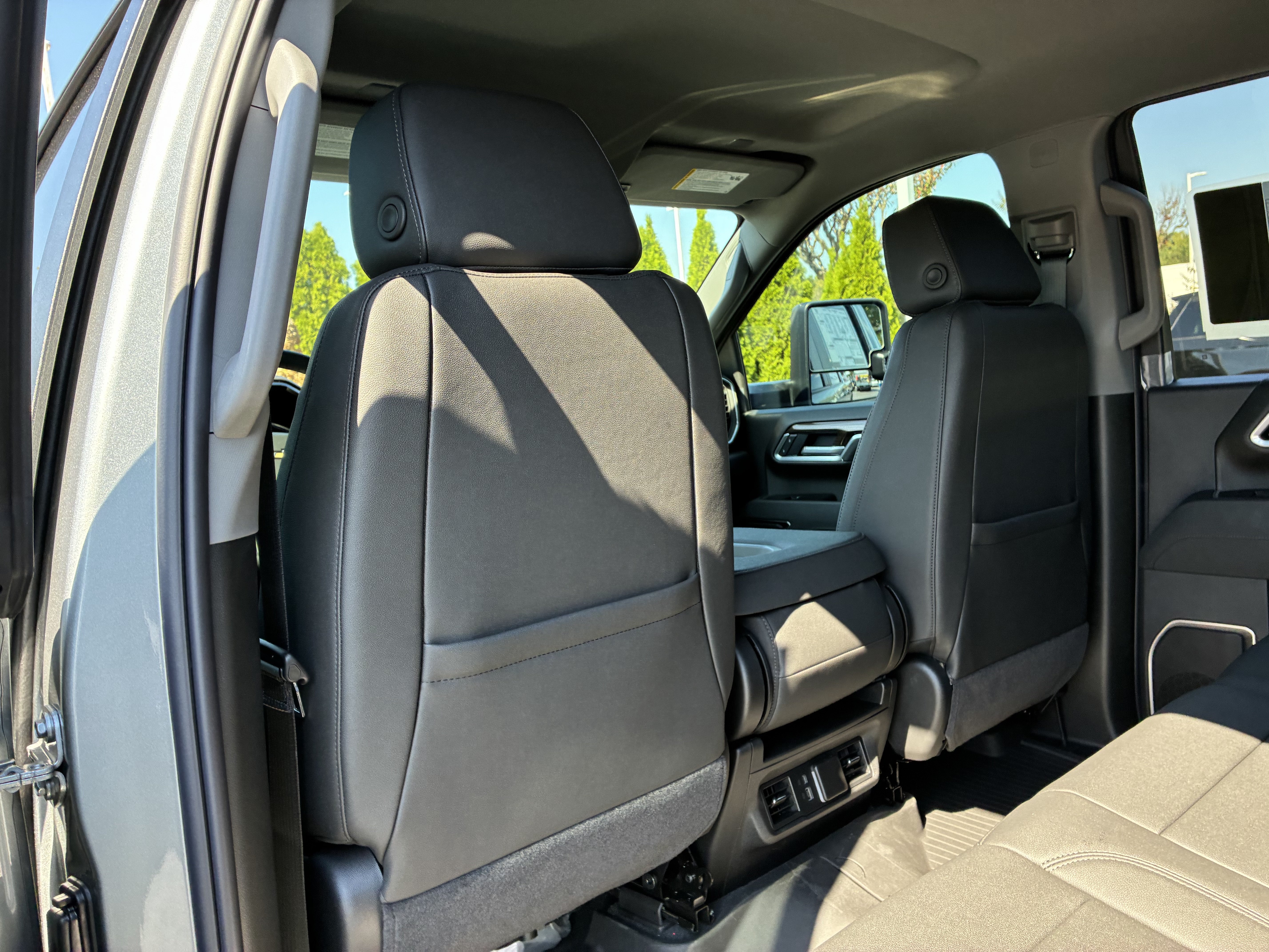 New 2026 Chevrolet Silverado 2500 LT w/ All Star Edition AWD/4WD image 17
