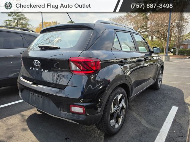 Used 2023 Hyundai Venue SEL image 6