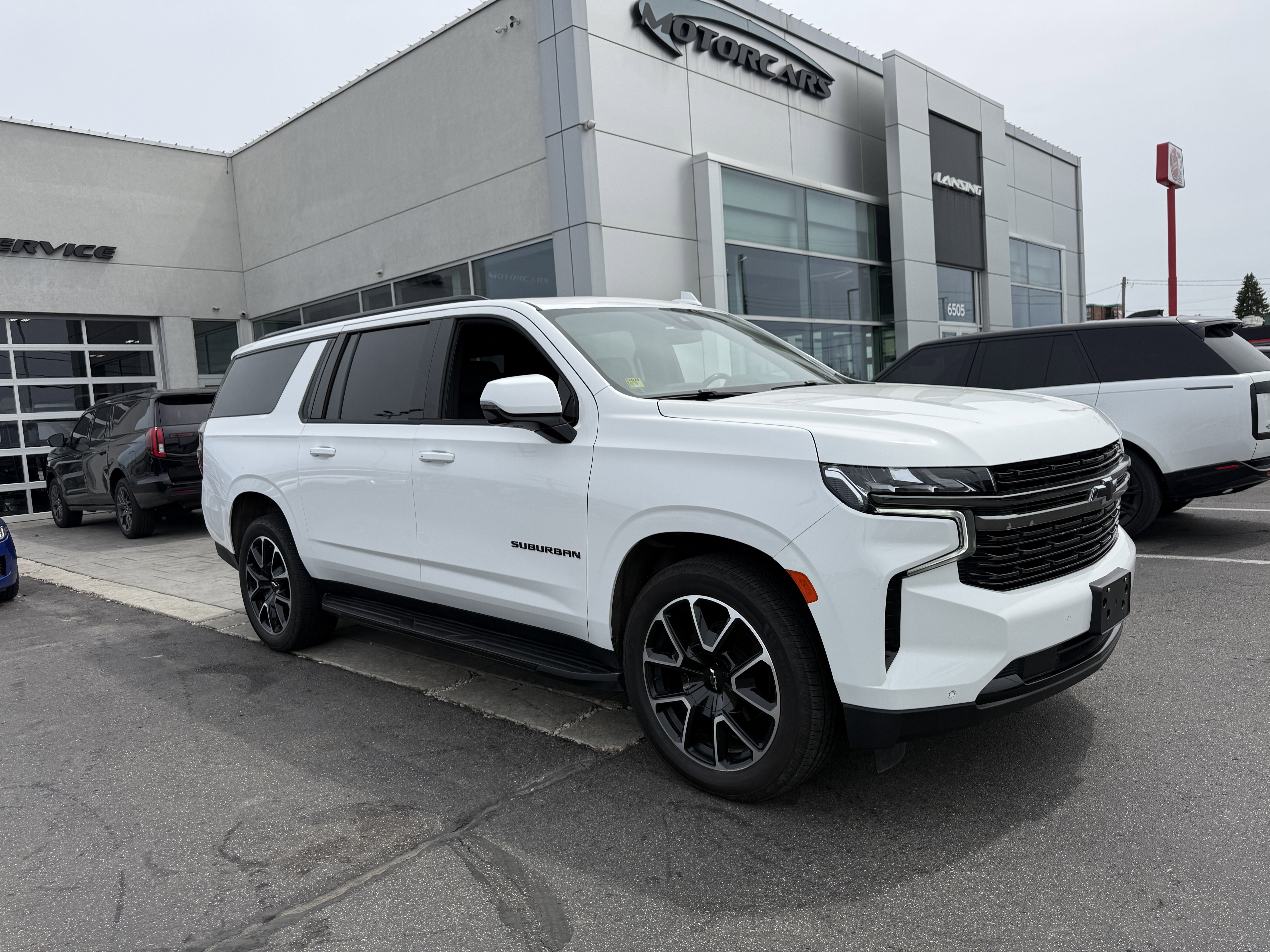 Used 2021 Chevrolet Suburban RST w/ Luxury Package AWD/4WD image 5