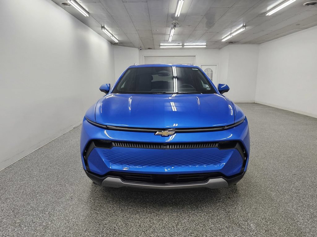 Used 2024 Chevrolet Equinox EV LT FWD image 2