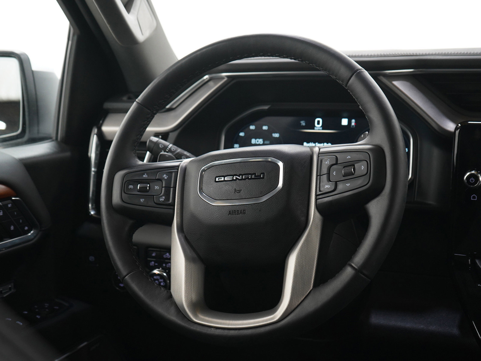 Used 2023 GMC Sierra 1500 Denali w/ Denali Reserve Package AWD/4WD image 14
