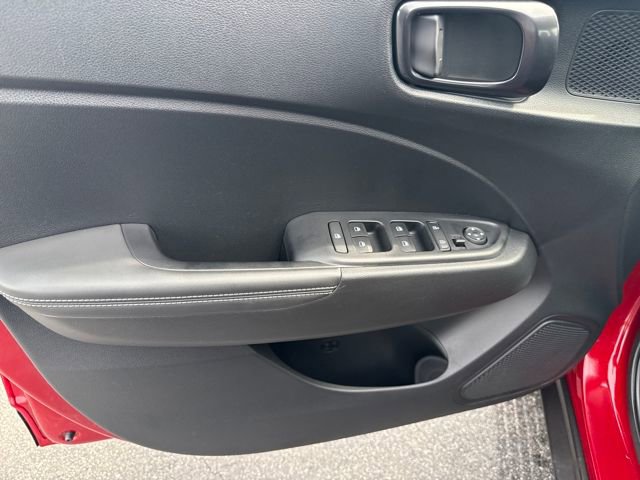 Certified 2025 Hyundai Venue Limited image 9