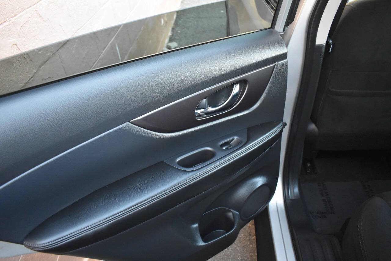 Used 2015 Nissan Rogue SV AWD/4WD image 37