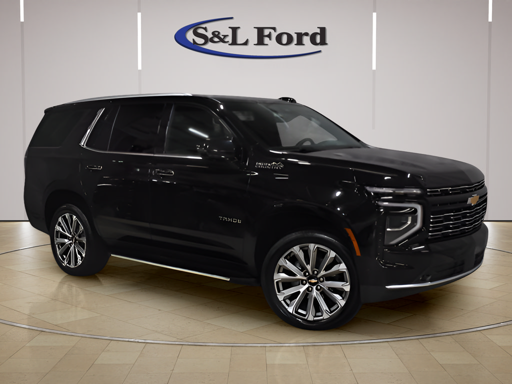 Used 2025 Chevrolet Tahoe High Country AWD/4WD image 6