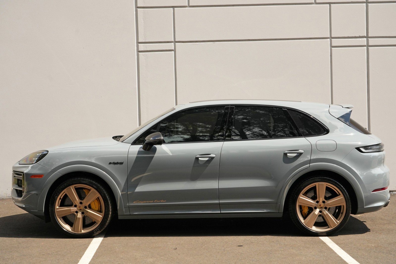 Used 2024 Porsche Cayenne Turbo AWD/4WD image 55