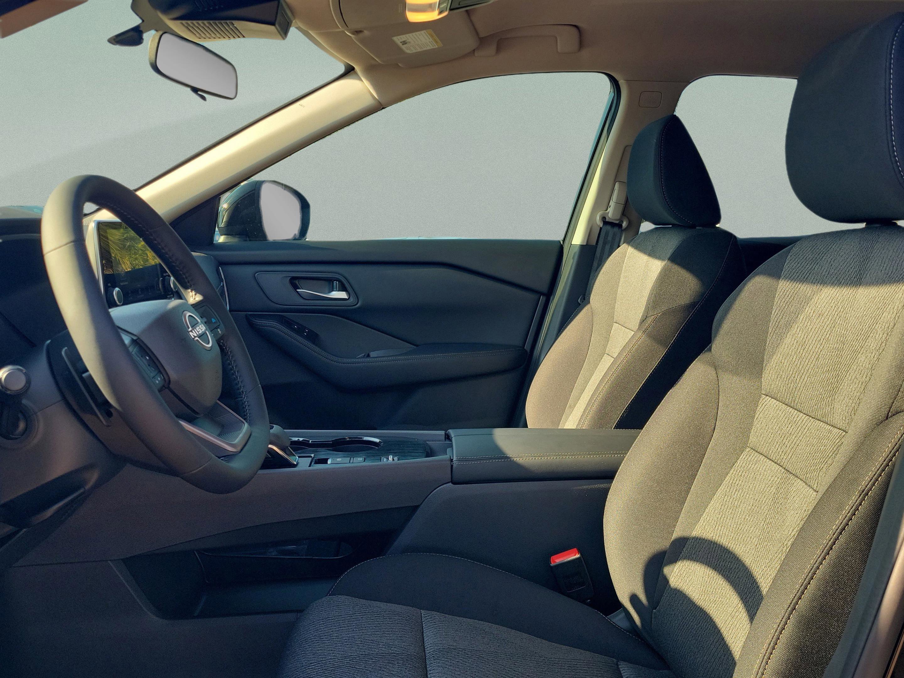 New 2026 Nissan Rogue SV w/ Cold Weather Package FWD image 22