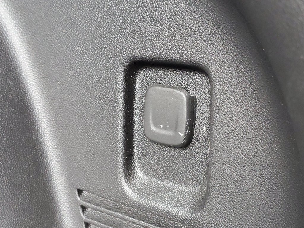 Used 2024 Chevrolet Blazer LT w/ Convenience Package FWD image 31