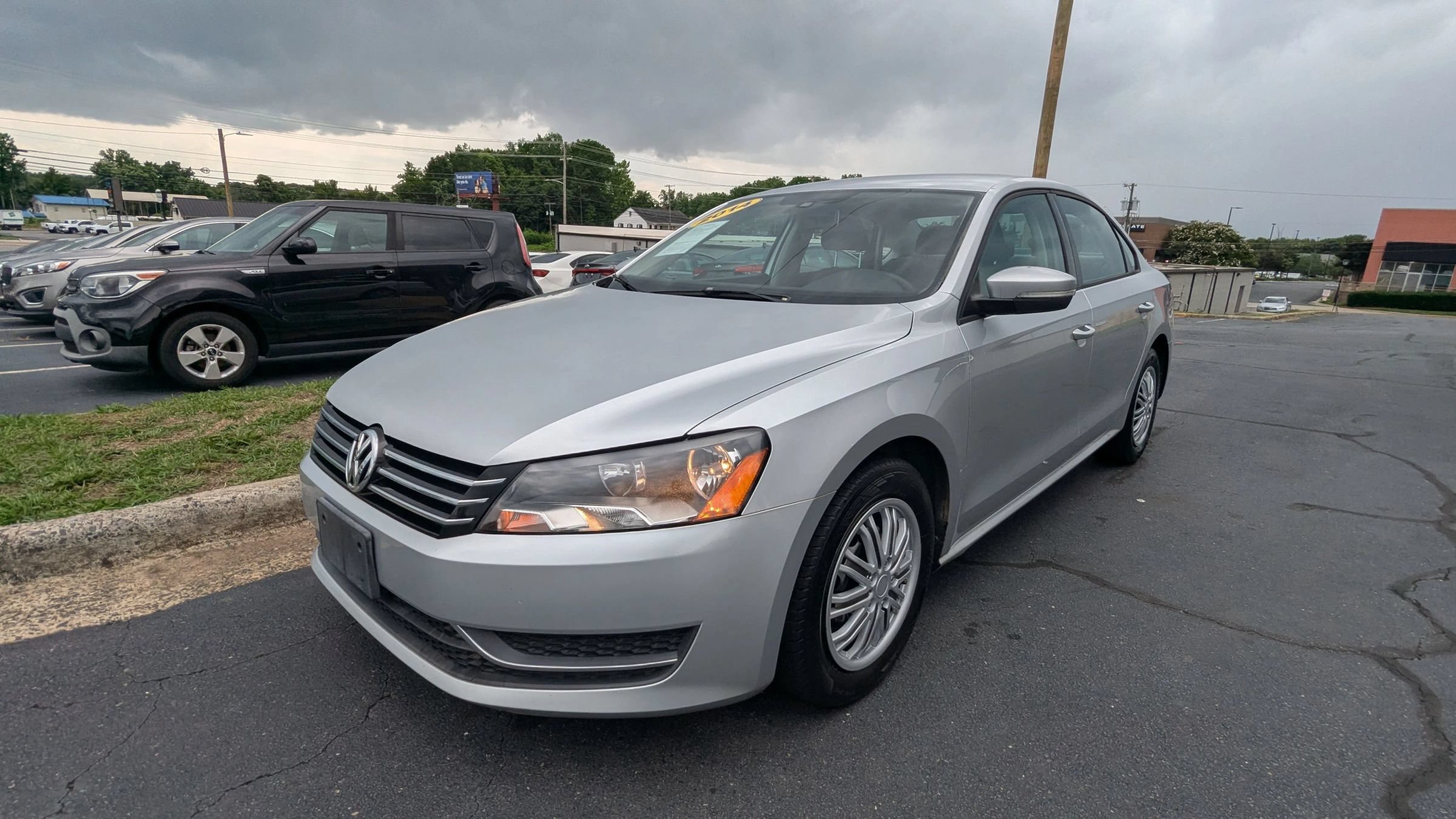 Used 2014 Volkswagen Passat 2.5 S FWD image 3