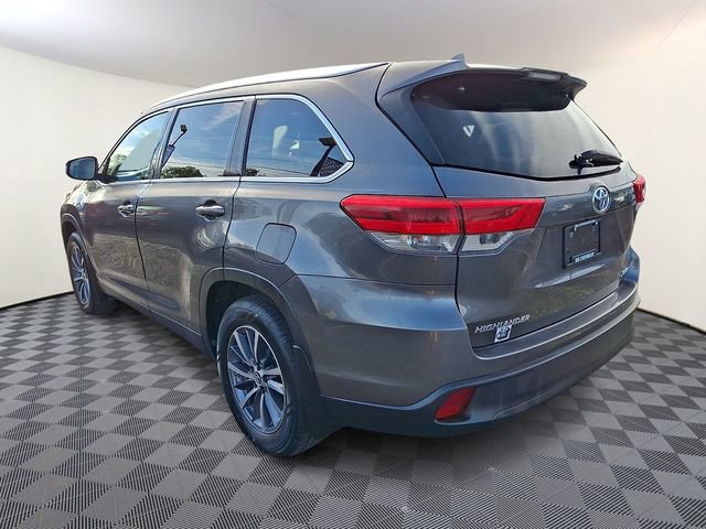 Used 2019 Toyota Highlander XLE AWD/4WD image 4