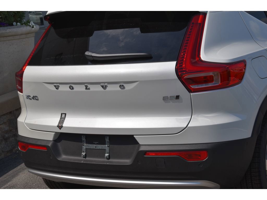 Certified 2025 Volvo XC40 B5 Ultra w/ Protection Package Premier image 28