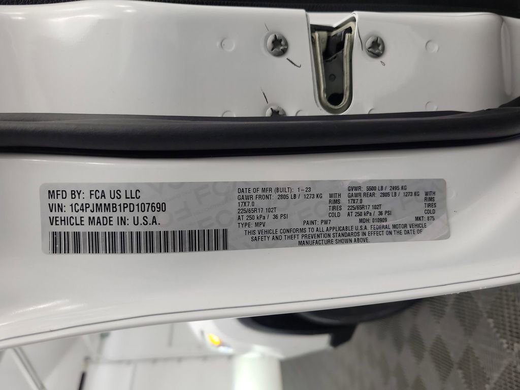 Used 2023 Jeep Cherokee Altitude Lux image 18