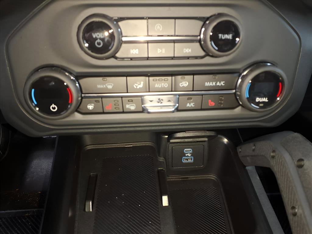 New 2025 Ford Bronco Badlands AWD/4WD image 13