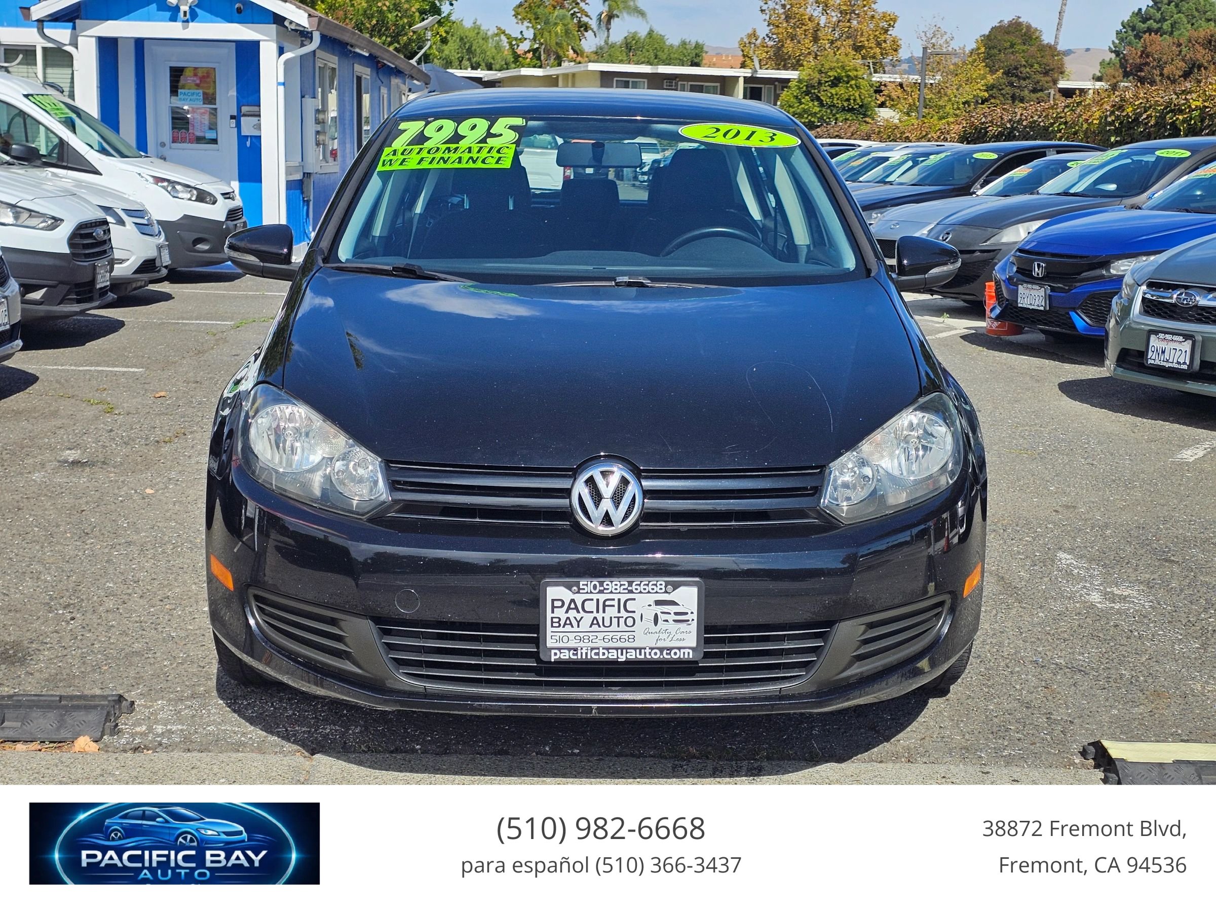 Used 2013 Volkswagen Golf 4-Door FWD image 2