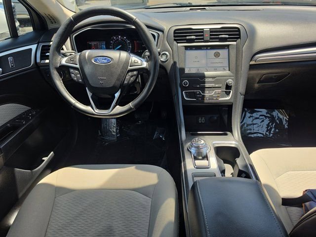 Used 2019 Ford Fusion SE w/ Equipment Group 151A FWD image 17