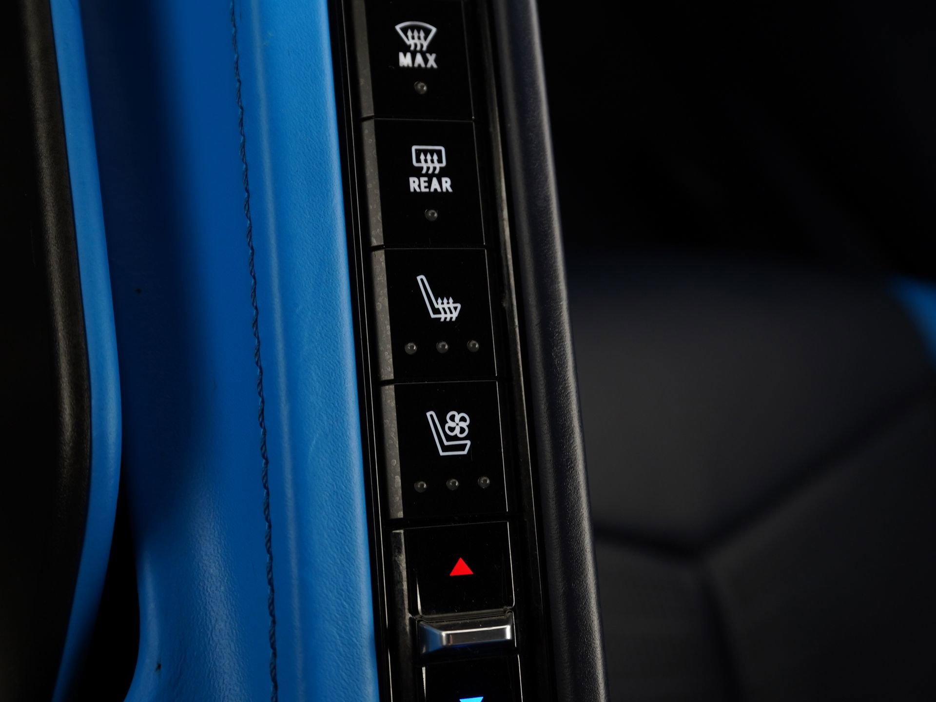 Used 2022 Chevrolet Corvette Stingray Premium Conv w/ Z51 Performance Package RWD image 23