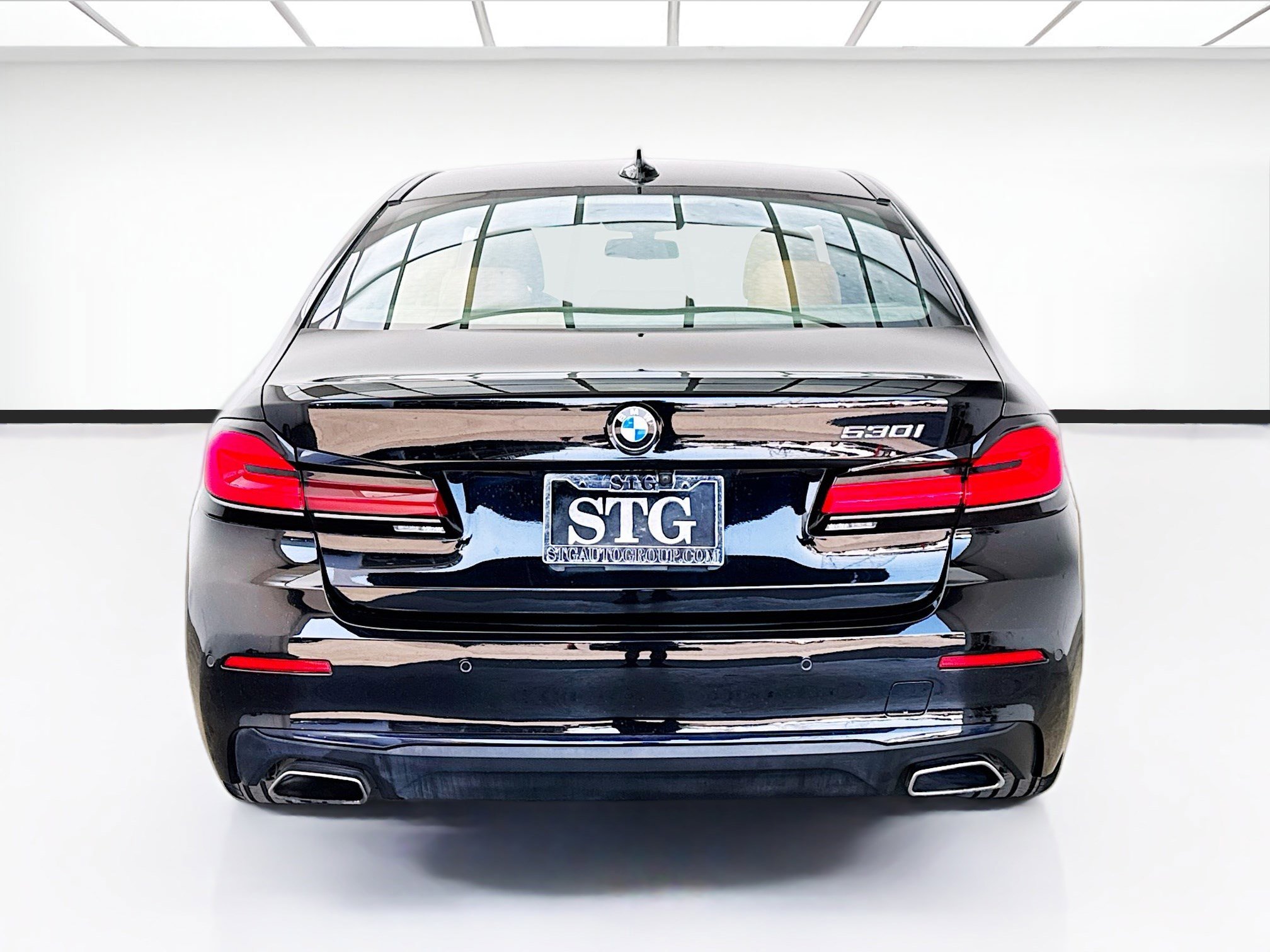 Used 2022 BMW 530i w/ Premium Package image 5