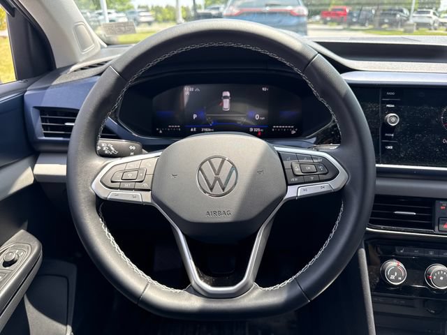 Used 2023 Volkswagen Taos SE w/ Panoramic Sunroof Package AWD/4WD image 17
