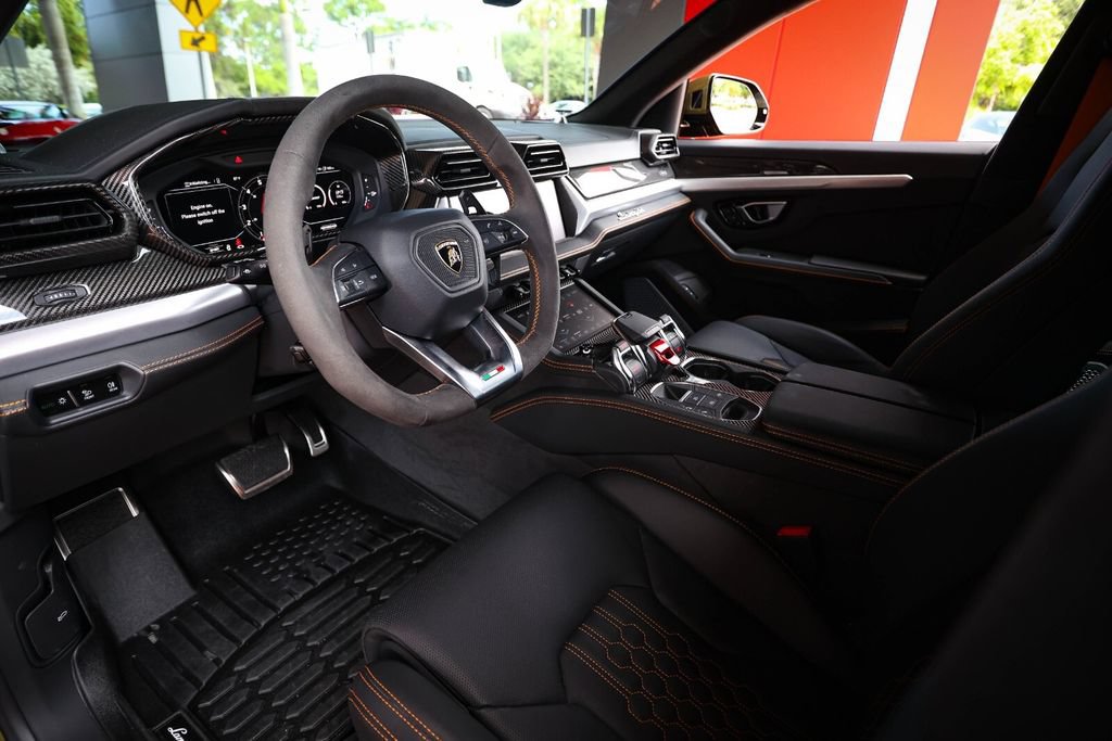 Used 2026 Lamborghini Urus SE AWD/4WD image 44