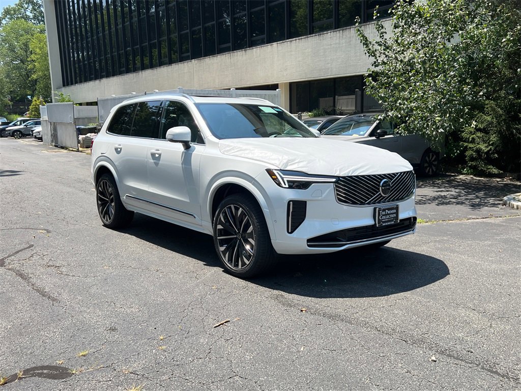New 2026 Volvo XC90 T8 Plus