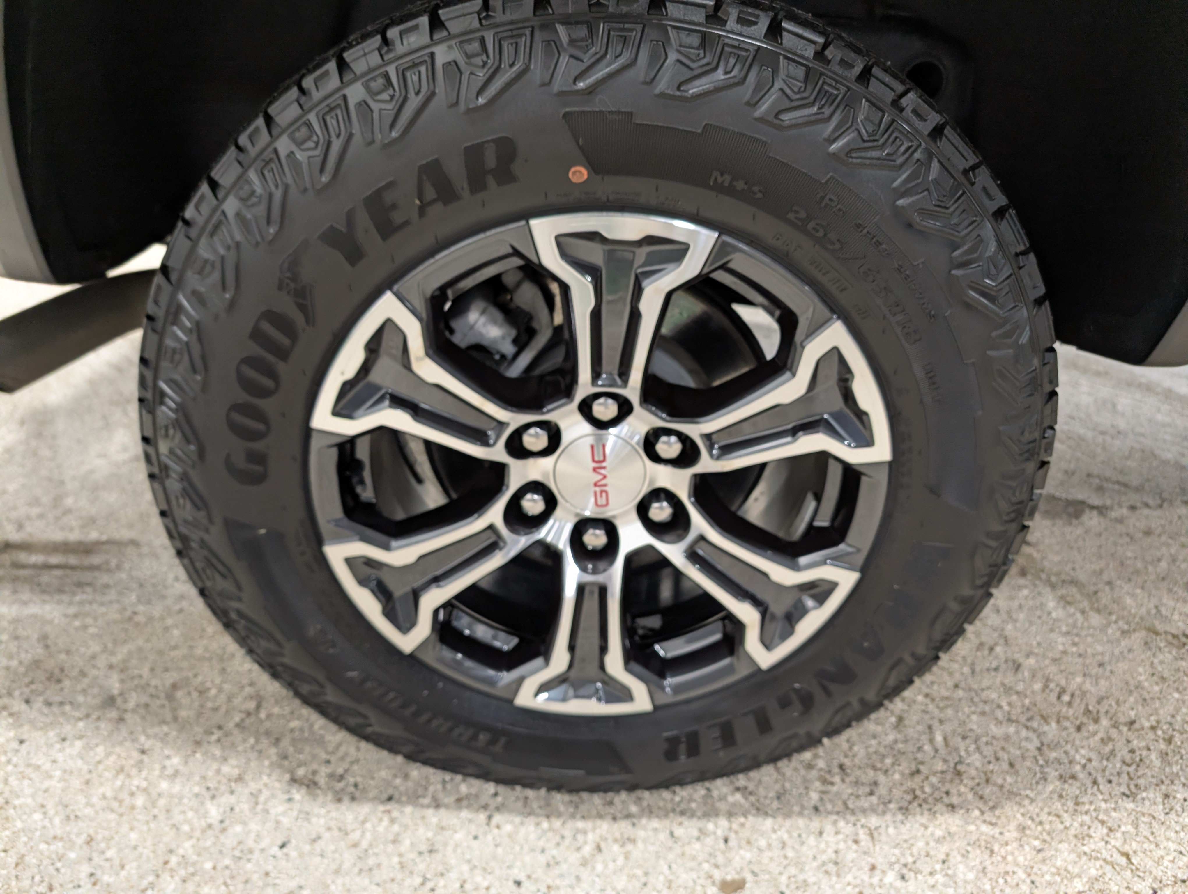 Used 2023 GMC Canyon AT4 w/ AT4 Premium Package AWD/4WD image 11