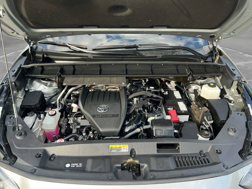 Used 2023 Toyota Highlander LE FWD image 18