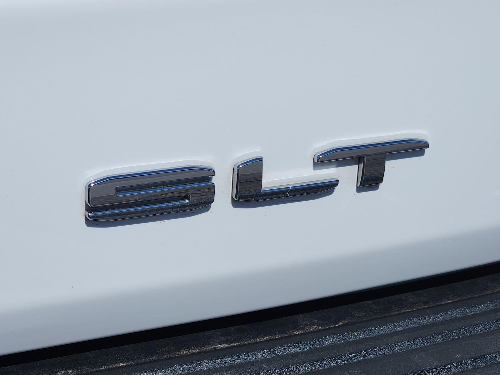 Used 2024 GMC Yukon SLT w/ SLT Premium Package image 13