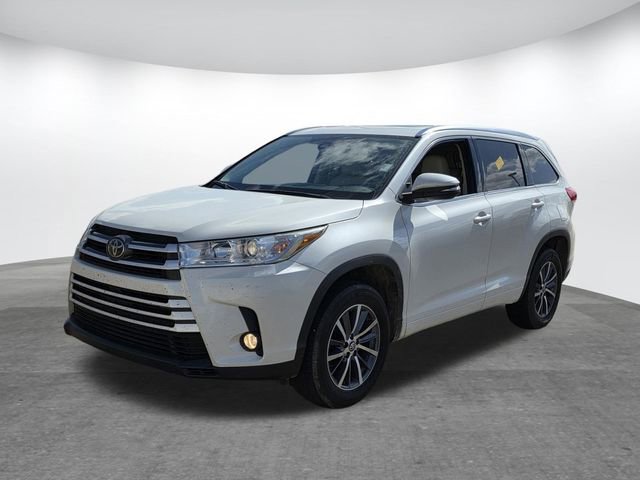 Used 2017 Toyota Highlander XLE image 6