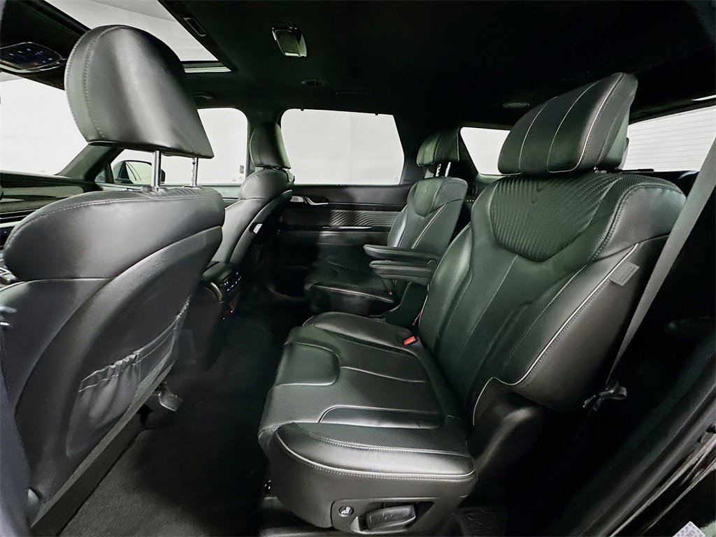 Used 2024 Hyundai Palisade Calligraphy image 17
