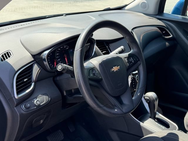 Used 2020 Chevrolet Trax LT FWD image 12
