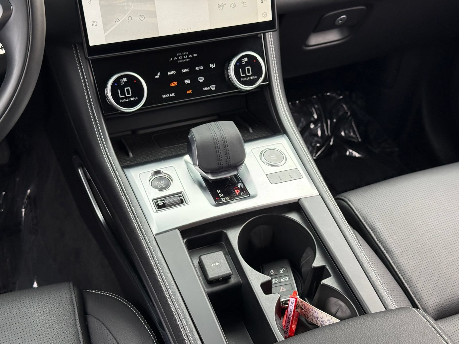 Used 2026 Jaguar F-PACE R-Dynamic S AWD/4WD image 35