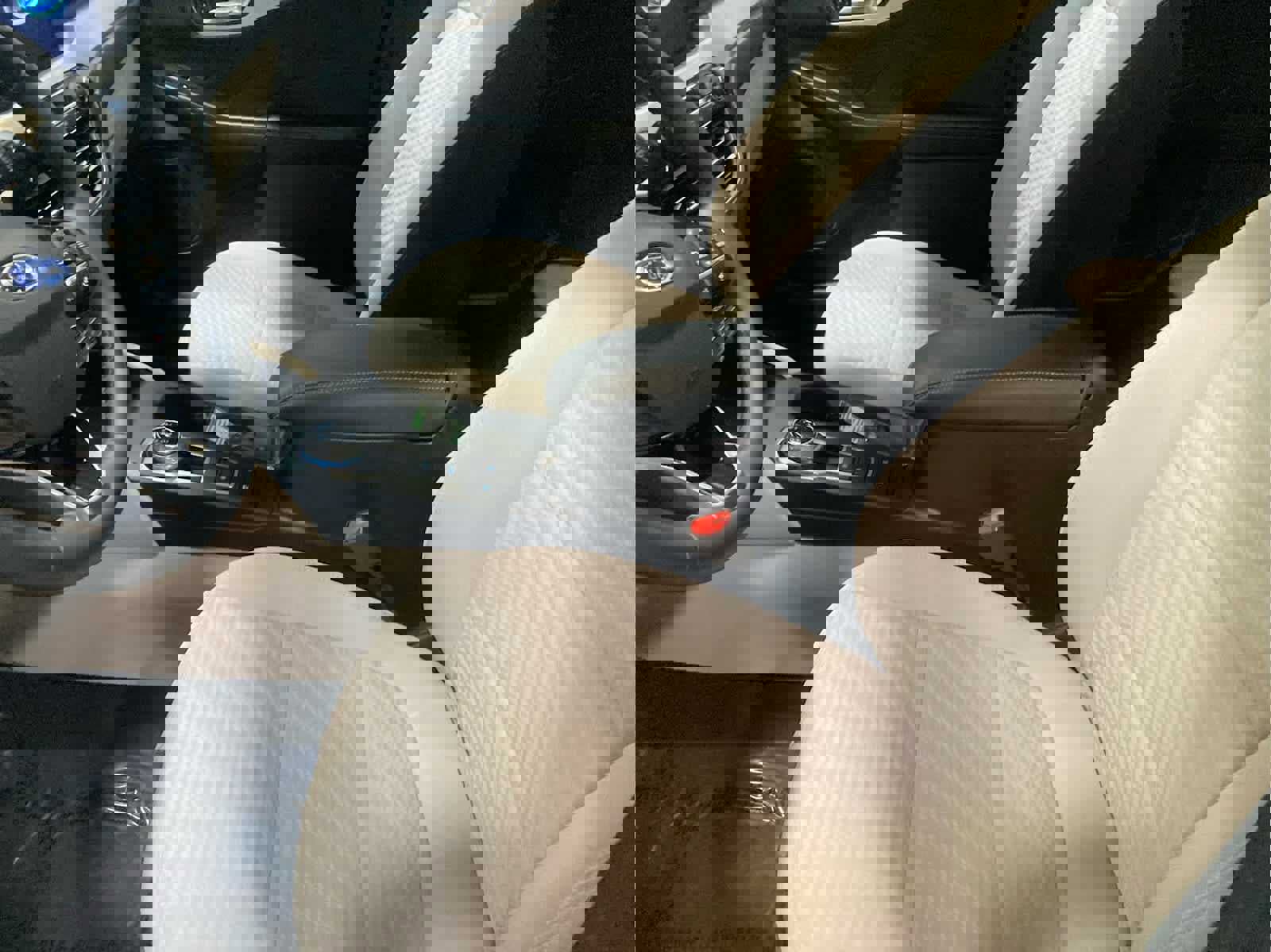 Used 2021 Ford Escape SE w/ SE Sport Appearance Package image 10