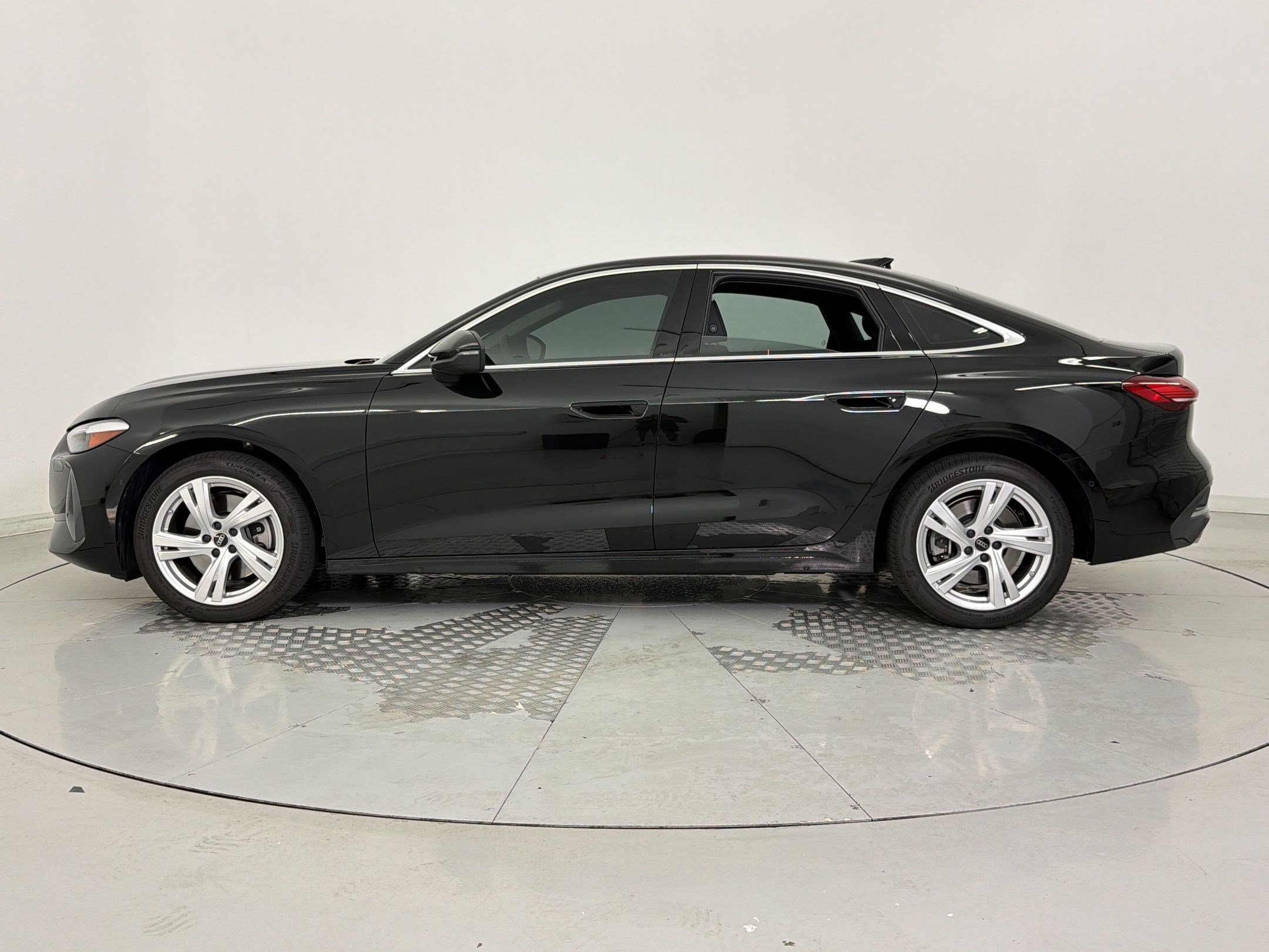 Certified 2025 Audi A5 2.0T Premium image 2