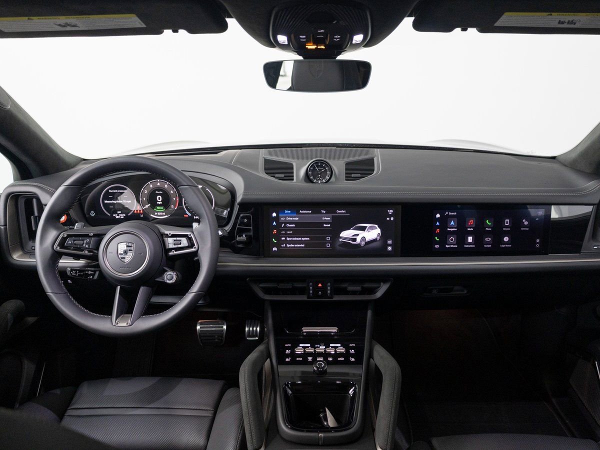 New 2025 Porsche Cayenne Turbo image 12
