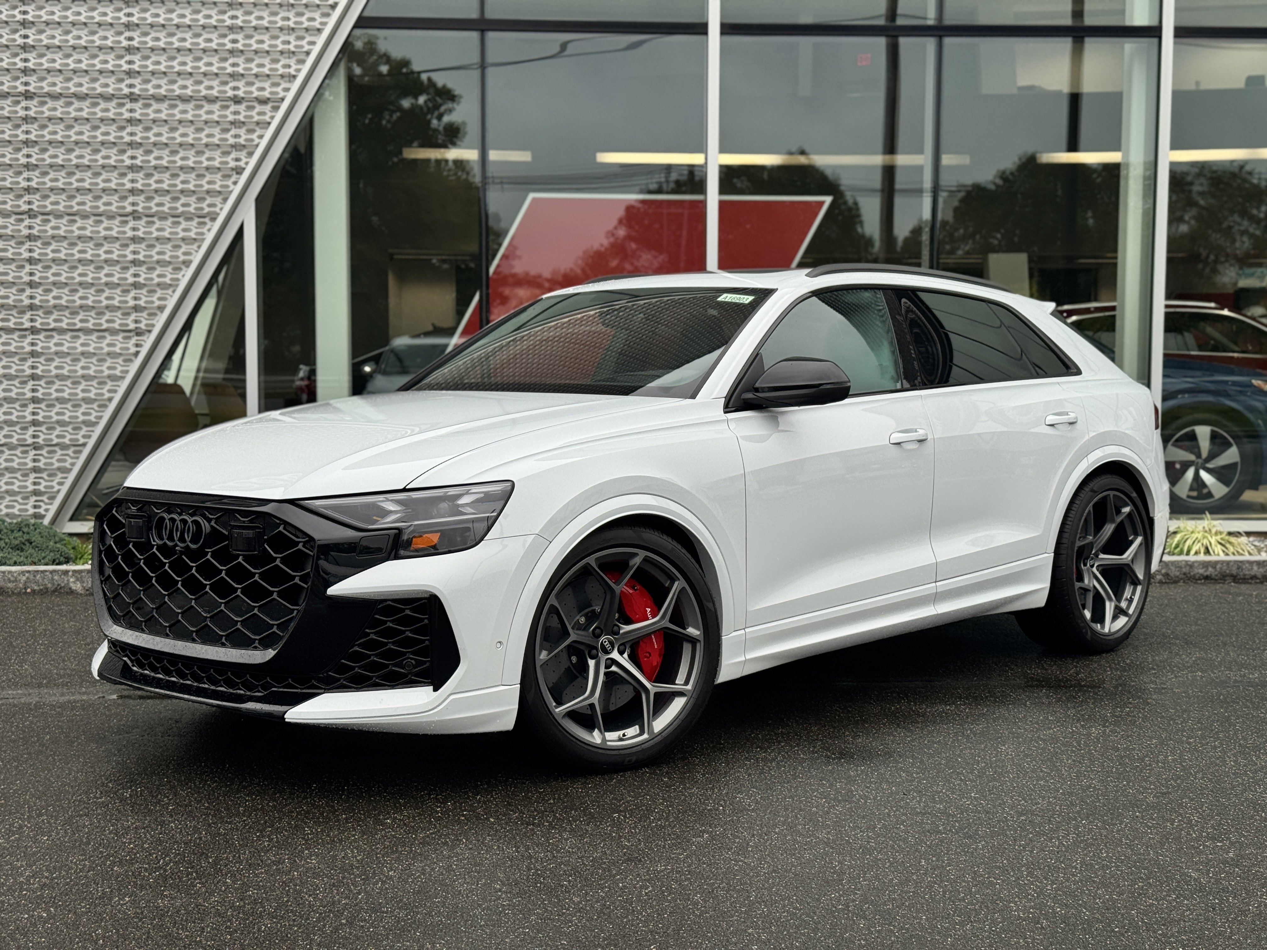 New 2025 Audi RS Q8 performance image 1