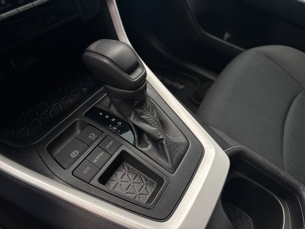 Used 2020 Toyota RAV4 LE w/ All Weather Liner Package image 28
