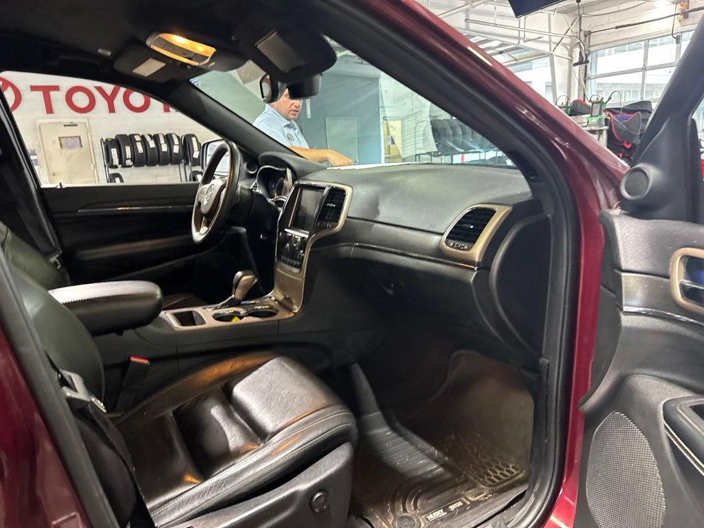 Used 2017 Jeep Grand Cherokee Limited RWD image 6