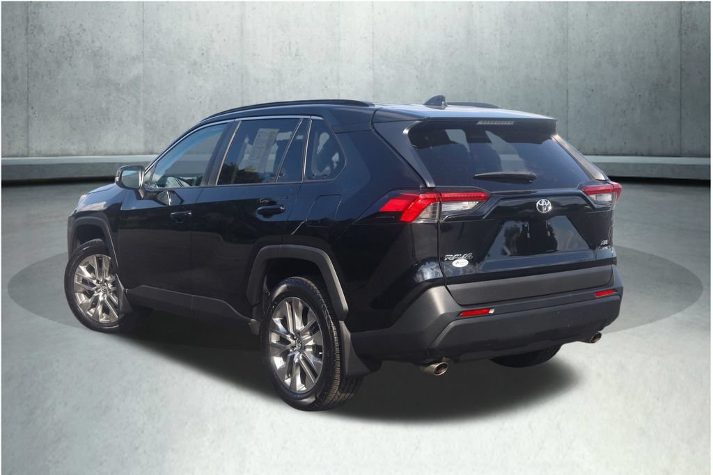 Certified 2019 Toyota RAV4 XLE Premium w/ Cold Weather Package AWD/4WD image 17