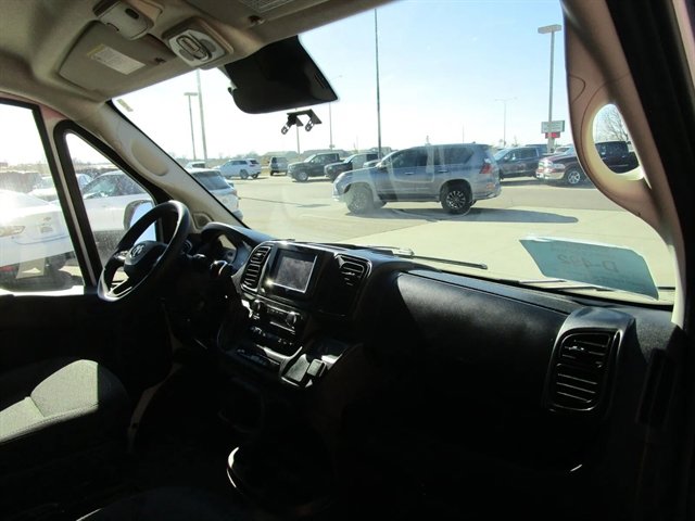 Used 2025 RAM ProMaster 2500 w/ Convenience Group image 20