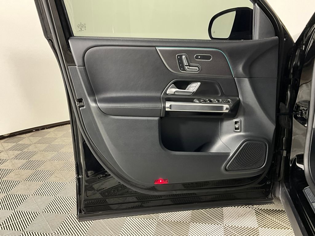 Used 2022 Mercedes-Benz GLB 250 image 21