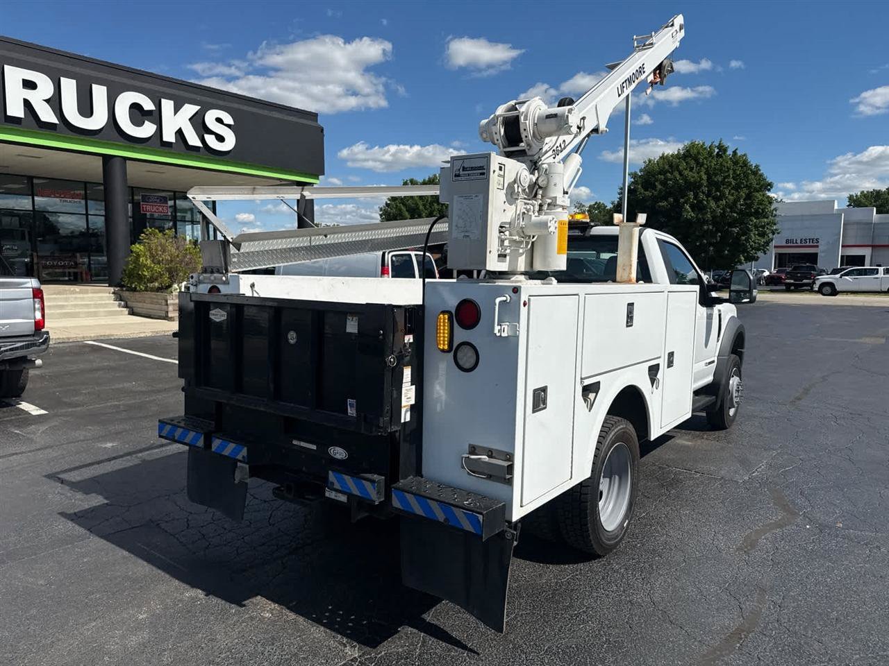 Used 2017 Ford F550 4x4 Regular Cab Super Duty image 8