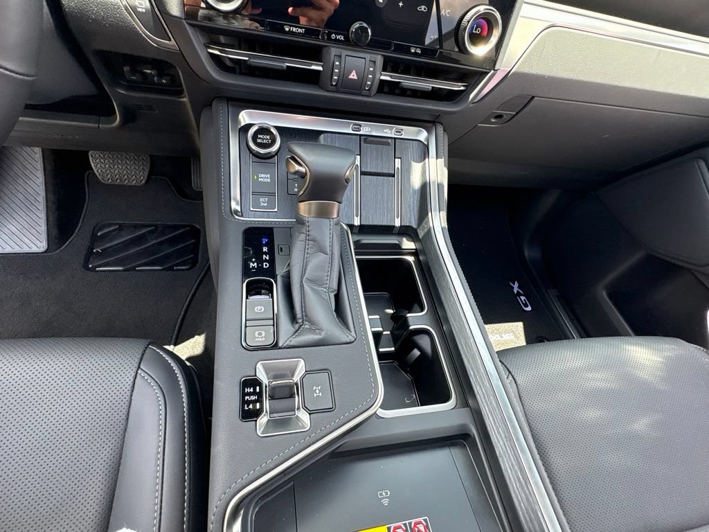 Certified 2026 Lexus GX 550 w/ Cold Area Package AWD/4WD image 17