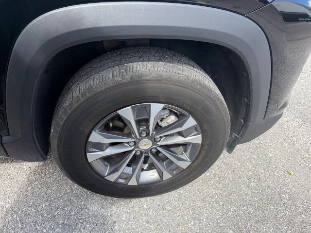 Used 2025 Chevrolet Equinox LT w/ Safety and Technology Package FWD image 9
