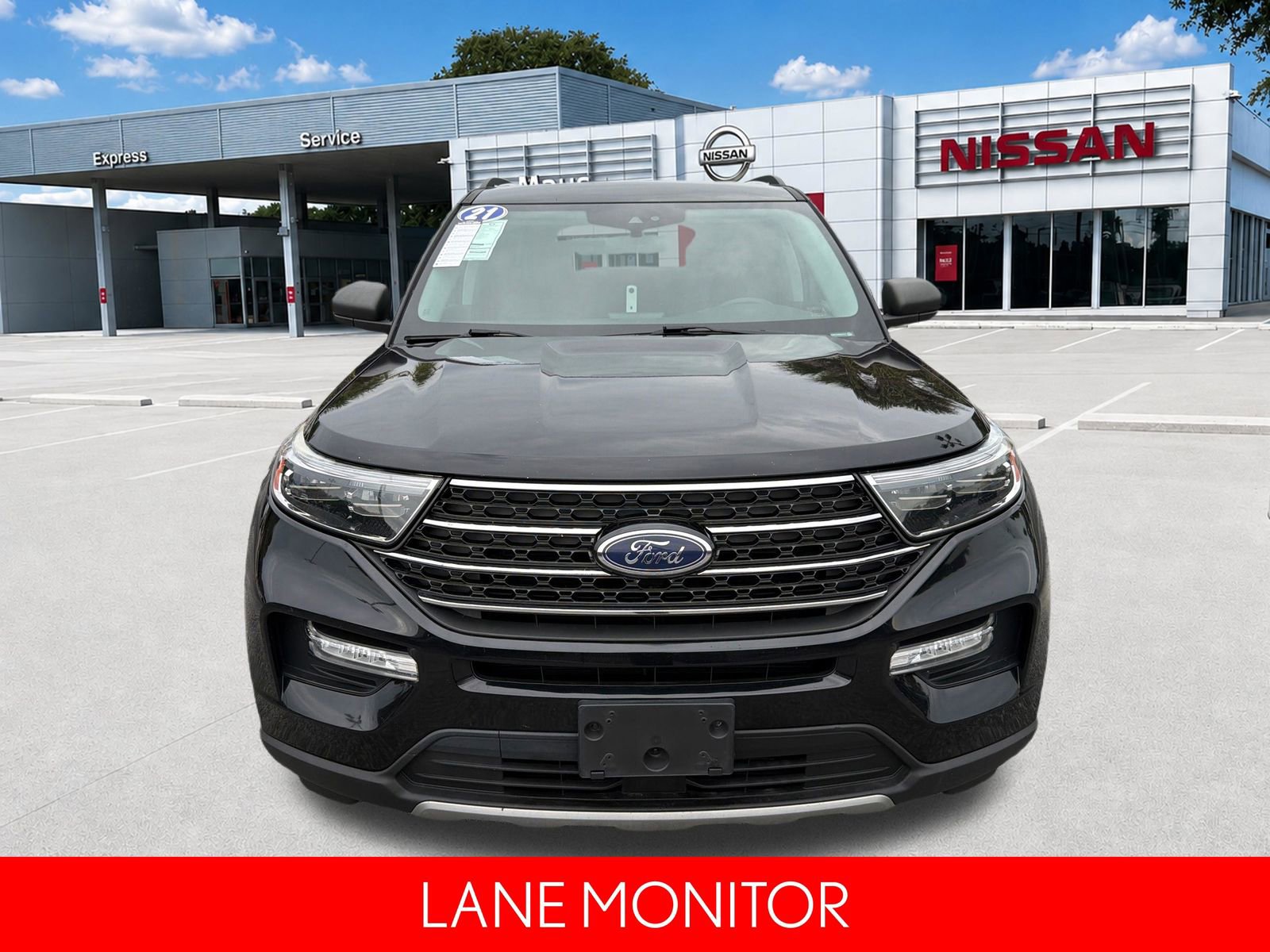 Used 2021 Ford Explorer XLT w/ Equipment Group 202A RWD image 11