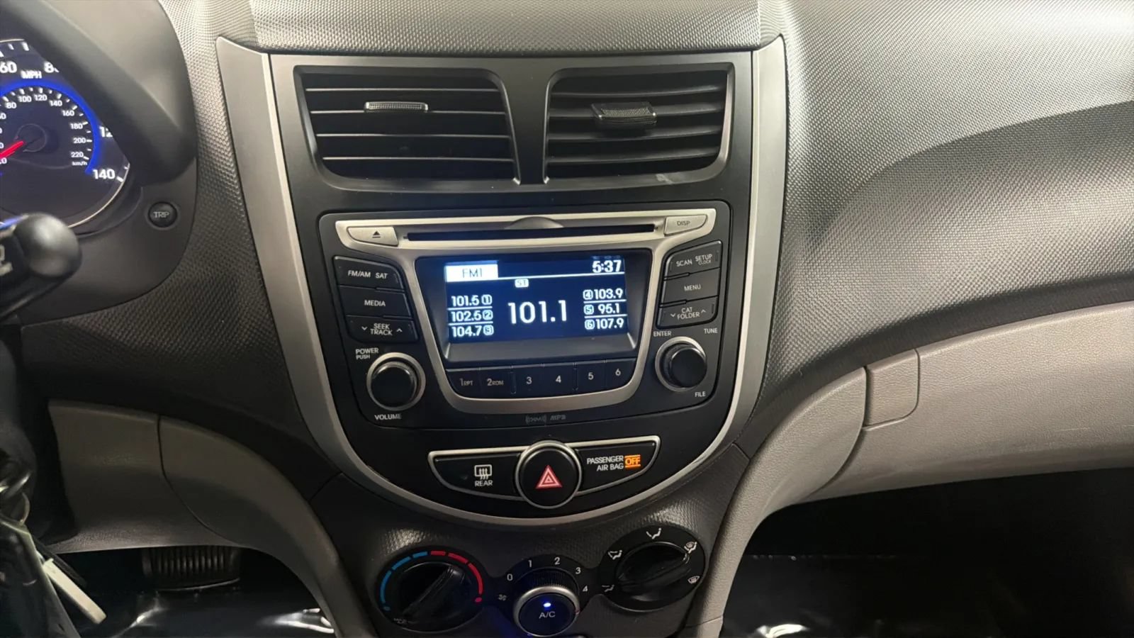 Used 2016 Hyundai Accent SE FWD image 13