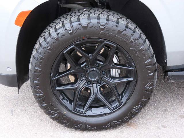 Used 2023 GMC Yukon XL Denali w/ Denali Reserve Package image 14