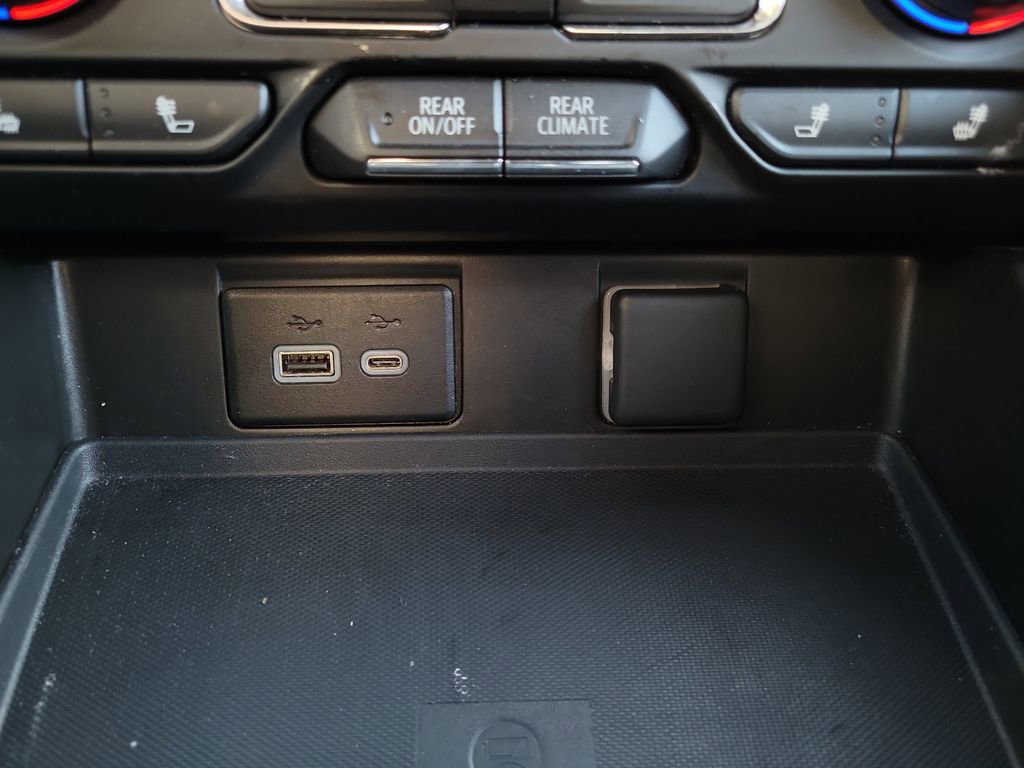 Used 2024 Chevrolet Suburban LT image 36