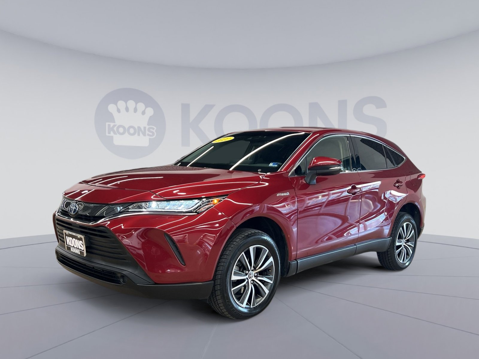 Used 2021 Toyota Venza LE w/ Carpet Mat Package (TMS) image 1